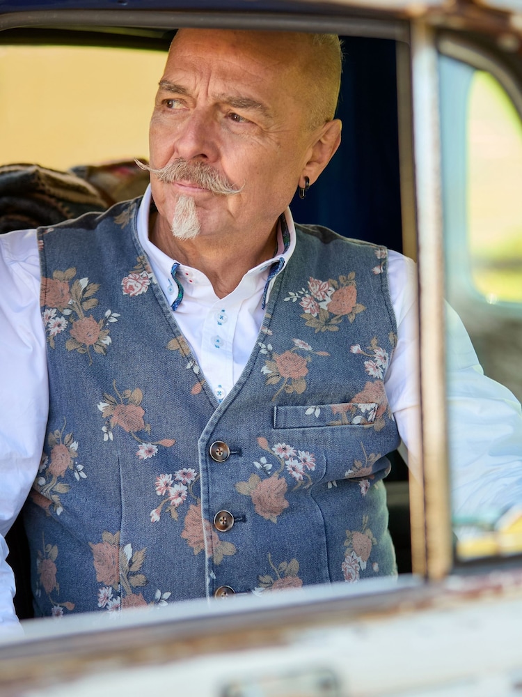 Joe Browns Fabulous Floral Denim Waistcoat - 9的图像2｝