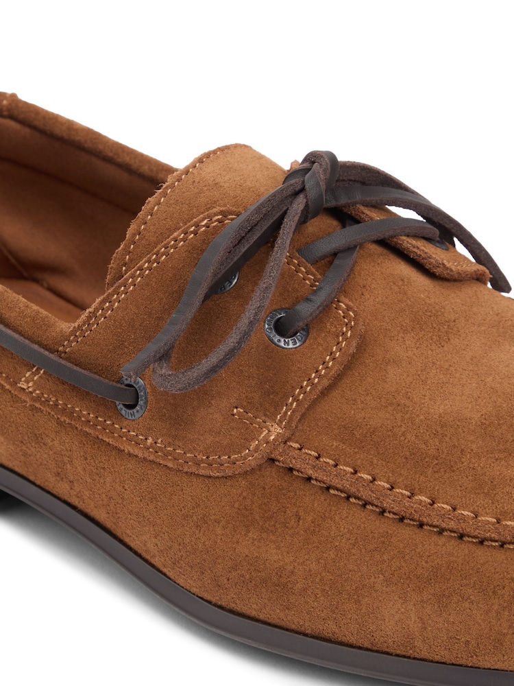 Tommy Hilfiger Natural Suede Flexible Sole Boat Shoes - Image 6 of 6 Tommy Hilfiger Natural Suede Flexible Sole Boat Shoes - Image 6 of 6