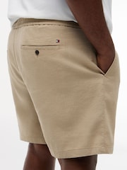 Tommy Hilfiger Green Plus Dover Linen Blend 8" Inseam Chino Shorts - Image 4 of 5