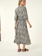 فستان متوسط الطول بياقة حرف V مُزيّن بطبعة تجريدية من Roman - Image 3 of 5