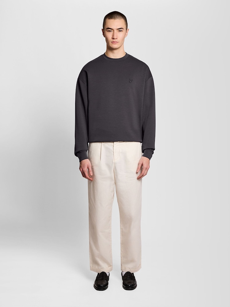 Lyle & Scott סווטשירט אינטלוק בגזרה נינוחה עם צווארון עגול - תמונה 2 מתוך 6