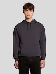 Lyle & Scott קפוצ'ון מבד אינטרלוק בגזרה נינוחה - תמונה 2 מתוך 6