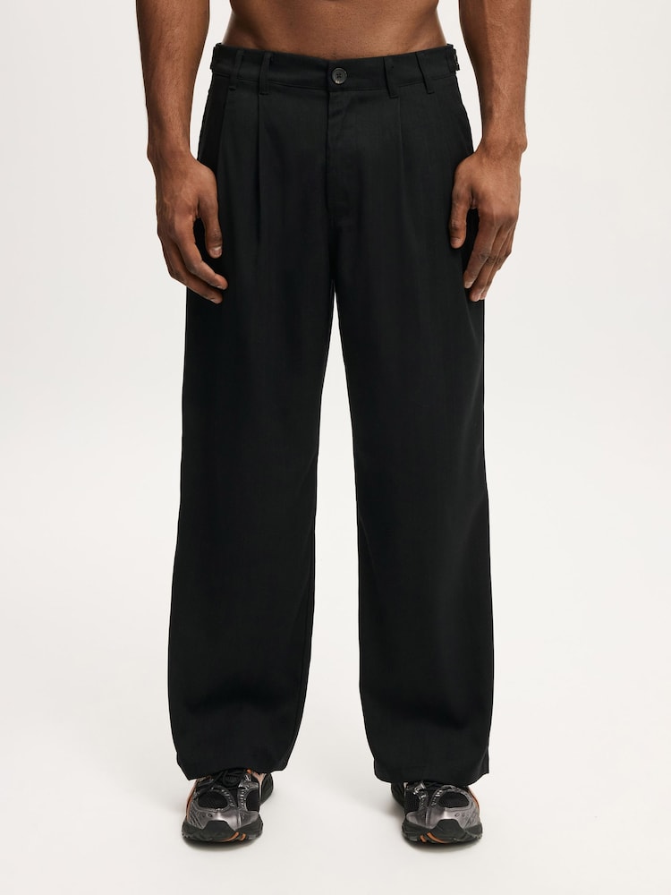 Cotton On Black Super Baggy Pleated Trousers - Image 1 of 4