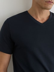 Reiss Navy Dayton Cotton V-neck Tailored-Fit T-Shirt - Image 4 of 6