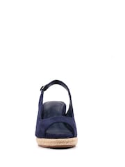 כחול  - Lunar Pia Wedge Sandals - תמונה 6 מתוך 9