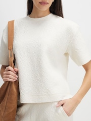 تيشرت بكم قصير من جاكار بتصميم واسع من River Island - صورة 4 من 4