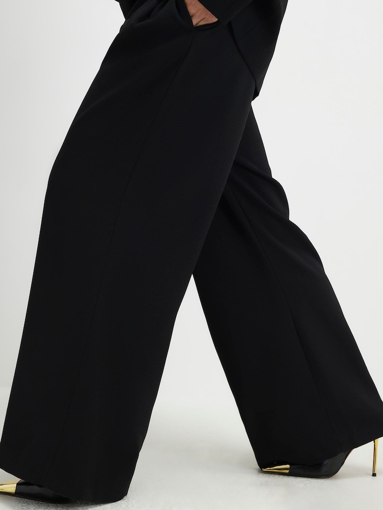 بنطلون بأرجل واسعة تفصيل مخصص للأحجام الصغيرة من River Island - صورة 4 من 4