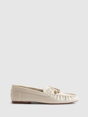 River Island Charm Bow Loafers - Image 1 de 5