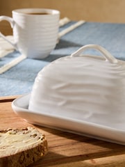 White Malvern Embossed Butter Dish - Image 3 of 4