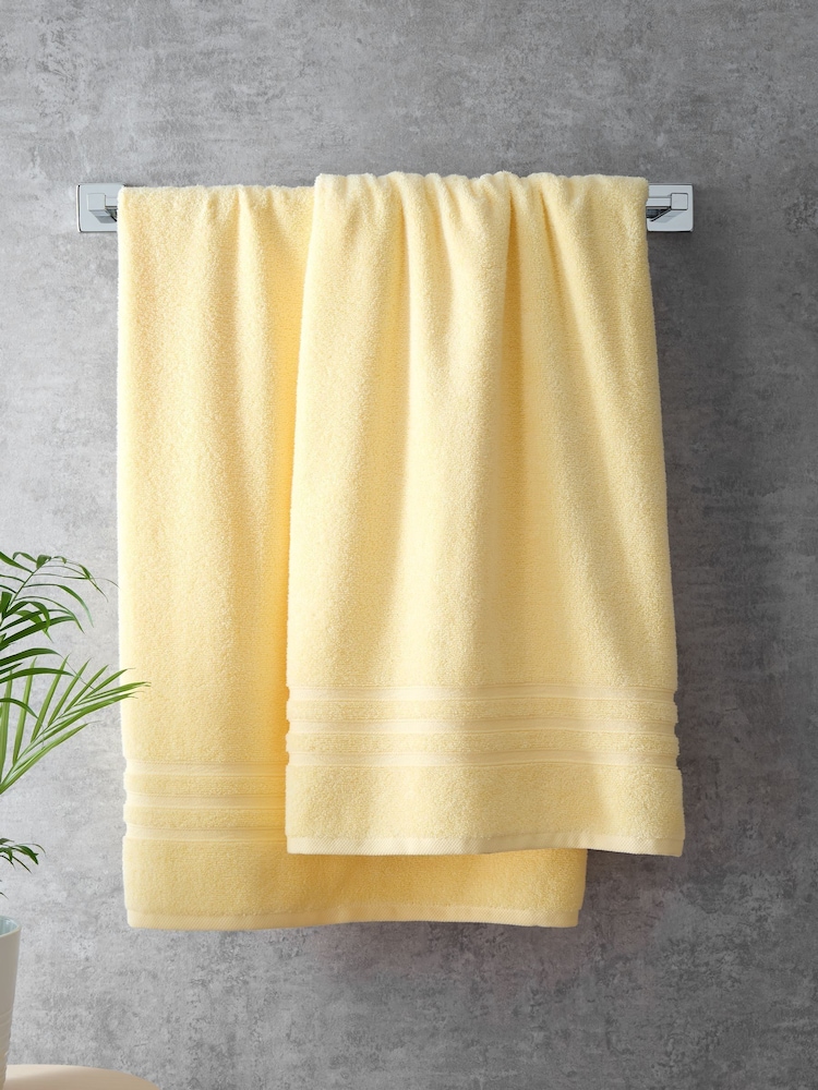 Catherine Lansfield Set of 2 Yellow 100% Cotton Bath Sheet Towels - Image 2 of 3 Catherine Lansfield Set of 2 Yellow 100% Cotton Bath Sheet Towels - Image 2 of 3