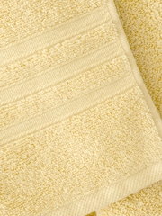 Catherine Lansfield Set of 2 Yellow 100% Cotton Bath Sheet Towels - Image 3 of 3