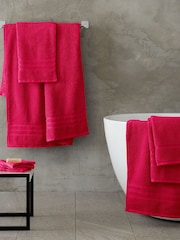 Catherine Lansfield 6 Piece Hot Pink Zero Twist Towel Set - Image 2 of 3