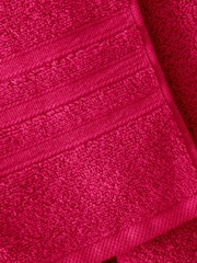 Catherine Lansfield 6 Piece Hot Pink Zero Twist Towel Set - Image 3 of 3
