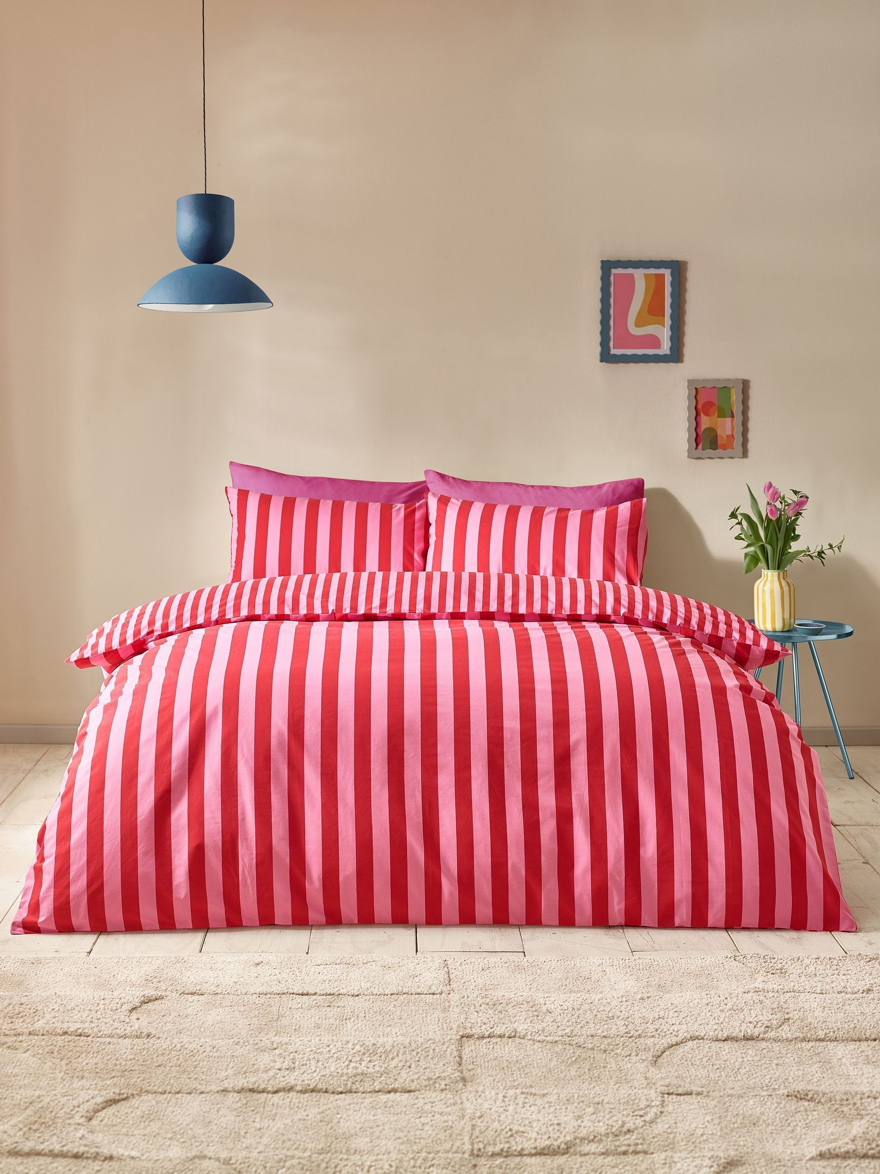 Sassy B Stripe Tease Reversible King Duvet Cover Set with Pillowcases Red - Image 5