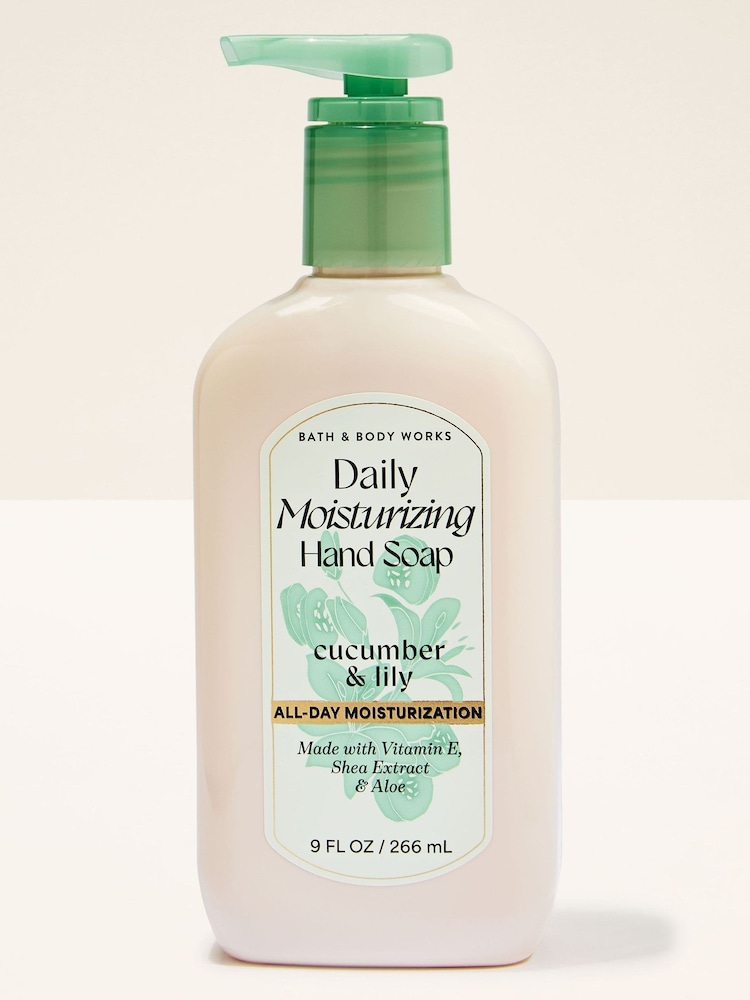 Bath & Body Works Cucumber and Lily Daily Moisturizing Hand Soap 266ml - Image 1 of 2