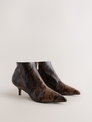 Chocolate Brown/Snake Print - Назавжди комфорт® кошеня підбори взуттєві чоботи - Image 2 of 5