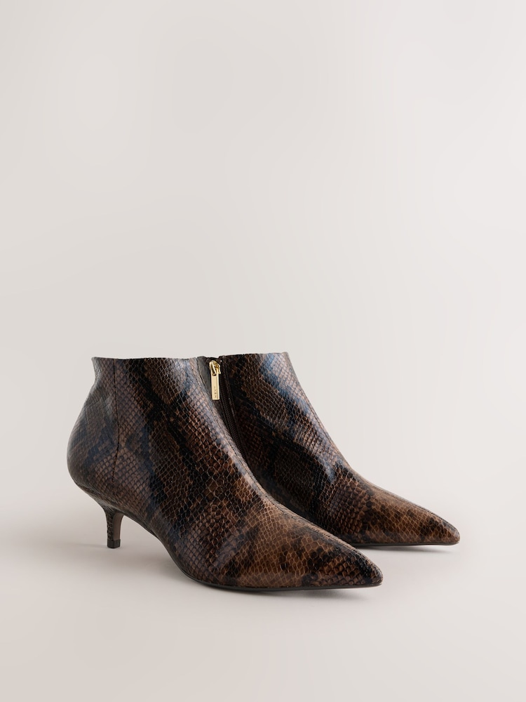 Chocolate Brown/Snake Print - Назавжди комфорт® кошеня підбори взуттєві чоботи - Image 2 of 5