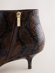 Chocolate Brown/Snake Print - Назавжди комфорт® кошеня підбори взуттєві чоботи - Image 4 of 5
