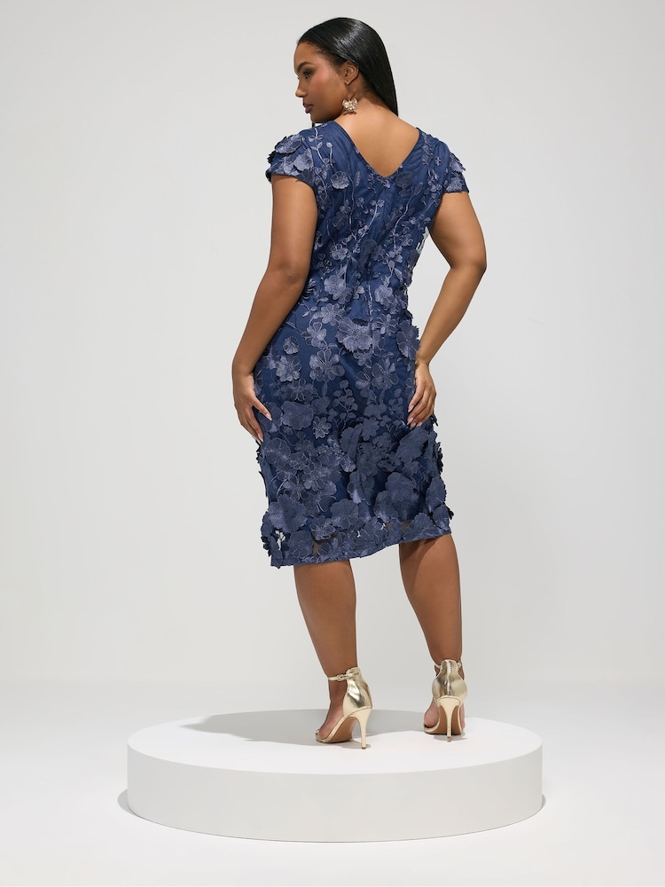 Yours Curve Blue London 3D Floral Shift Dress - Image 2 of 5