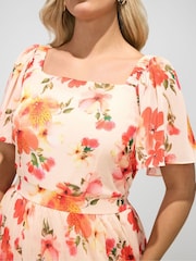 Yours Curve White London Floral Square Neck Pleated Maxi Dress - Image 4 of 5