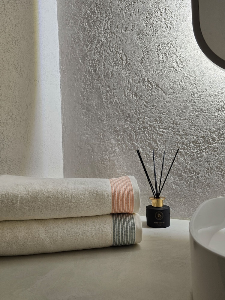 Casa Lusso Coral Reef Colourfull Trinity Turkish Cotton Bath Sheet - Image 4 of 4