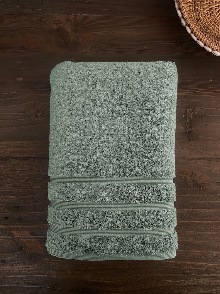 Casa Lusso Frosty Green Opus Turkish Cotton Luxury Towel - Image 1 of 3