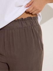 PixieGirl Petite Acid Wash Wide Leg Cropped Trousers - Bild 4 von 6