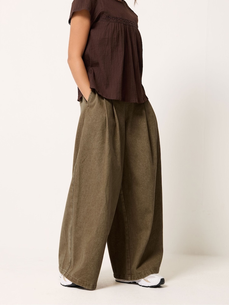 PixieGirl Petite Brown Pleated Front Wide Leg Jeans - Image 2 of 5