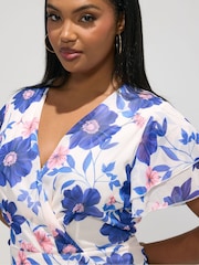 فستان ماكسي زهور بكشكشة مقاس كبير من Yours - Image 4 of 5