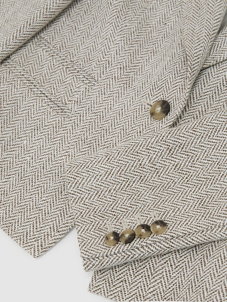 Reiss Ezra Herringbone Linen-Blend Cropped Suit Blazer - תמונה 7 מתוך 7 Reiss Ezra Herringbone Linen-Blend Cropped Suit Blazer - תמונה 7 מתוך 7