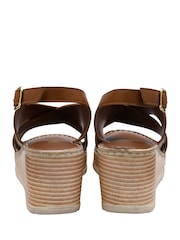 Braun - Ravel überkreuzte Ledersandalen mit Keilabsatz - Bild 3 von 4