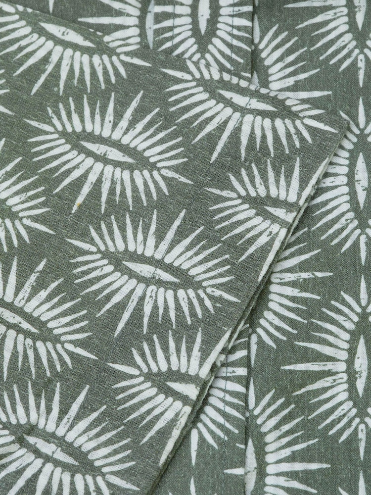 Brook Taverner Green Geometric Print Seersucker Short Sleeve Shirt - Image 8 of 8