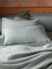 Secret Linen Store Sage Big Waffle 100% Cotton Throw - Image 2 of 3