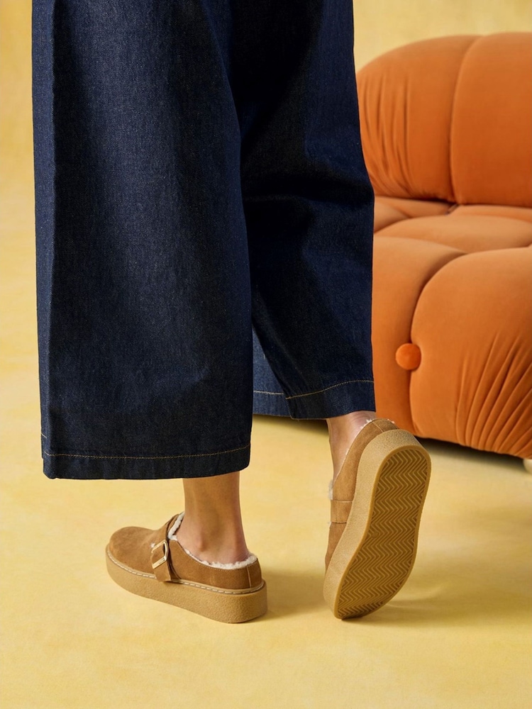 Hush Puppies Tan Blanche Fur Mule - Image 7 of 7