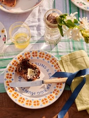 Emma Bridgewater Cream Hot Cross Buns Medium Dinner Plate, 8.5 Inch - Image 1 of 3