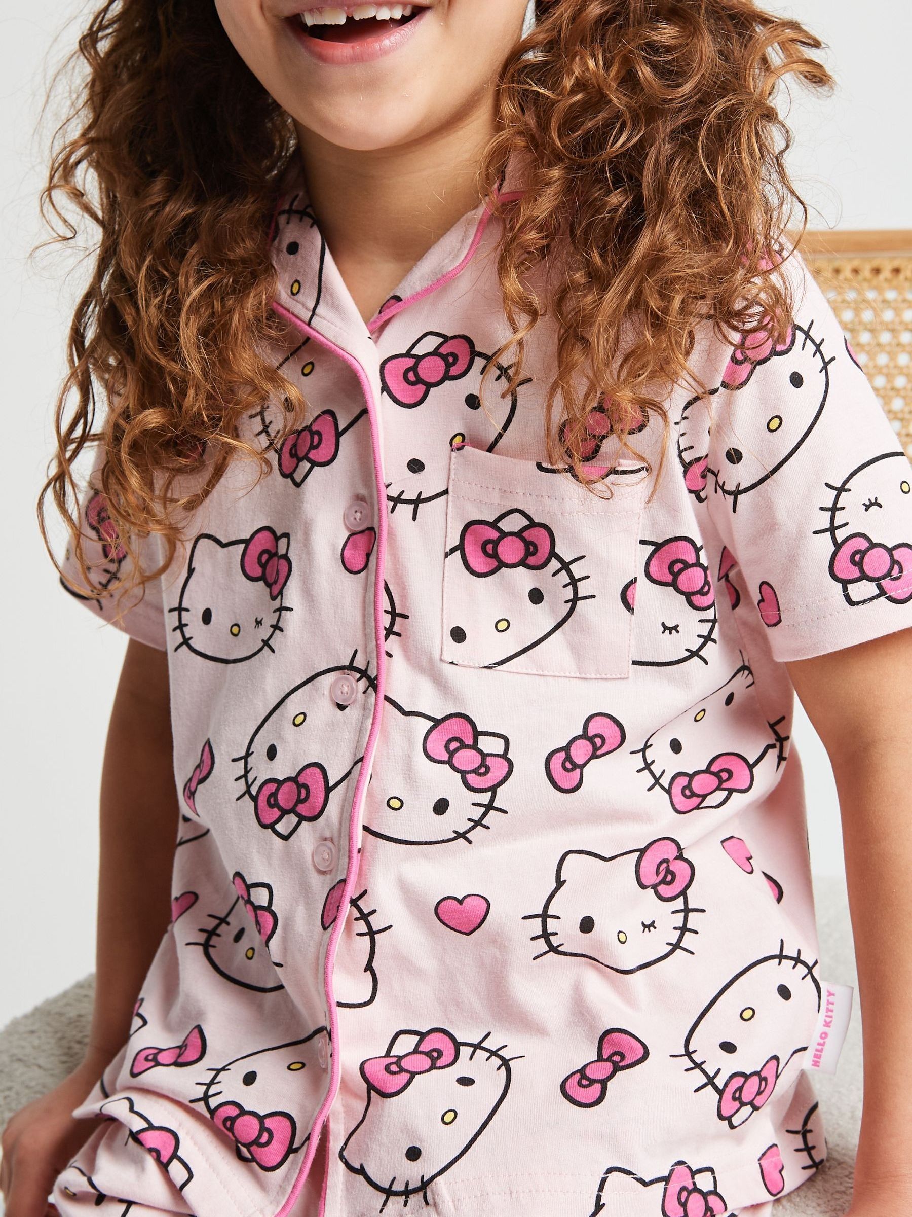 平成レトロ　新品未使用タグ付き　Hello Kitty パジャマ Next：日本 Brand Threads Hello Kitty ショートパジャマセット from