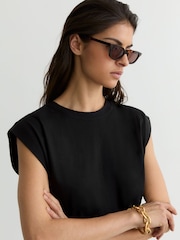 Schwarz - Reiss Millie Baumwoll-T-Shirt mit Flügelärmeln - Bild 1 von 6