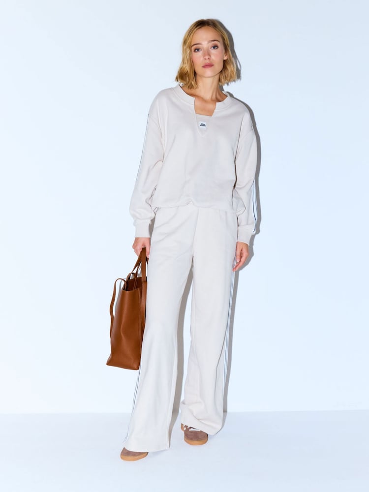 Smith & Soul White Sweatshirt With Balloon Hem - Image 1 of 6 Smith & Soul White Sweatshirt With Balloon Hem - Image 1 of 6