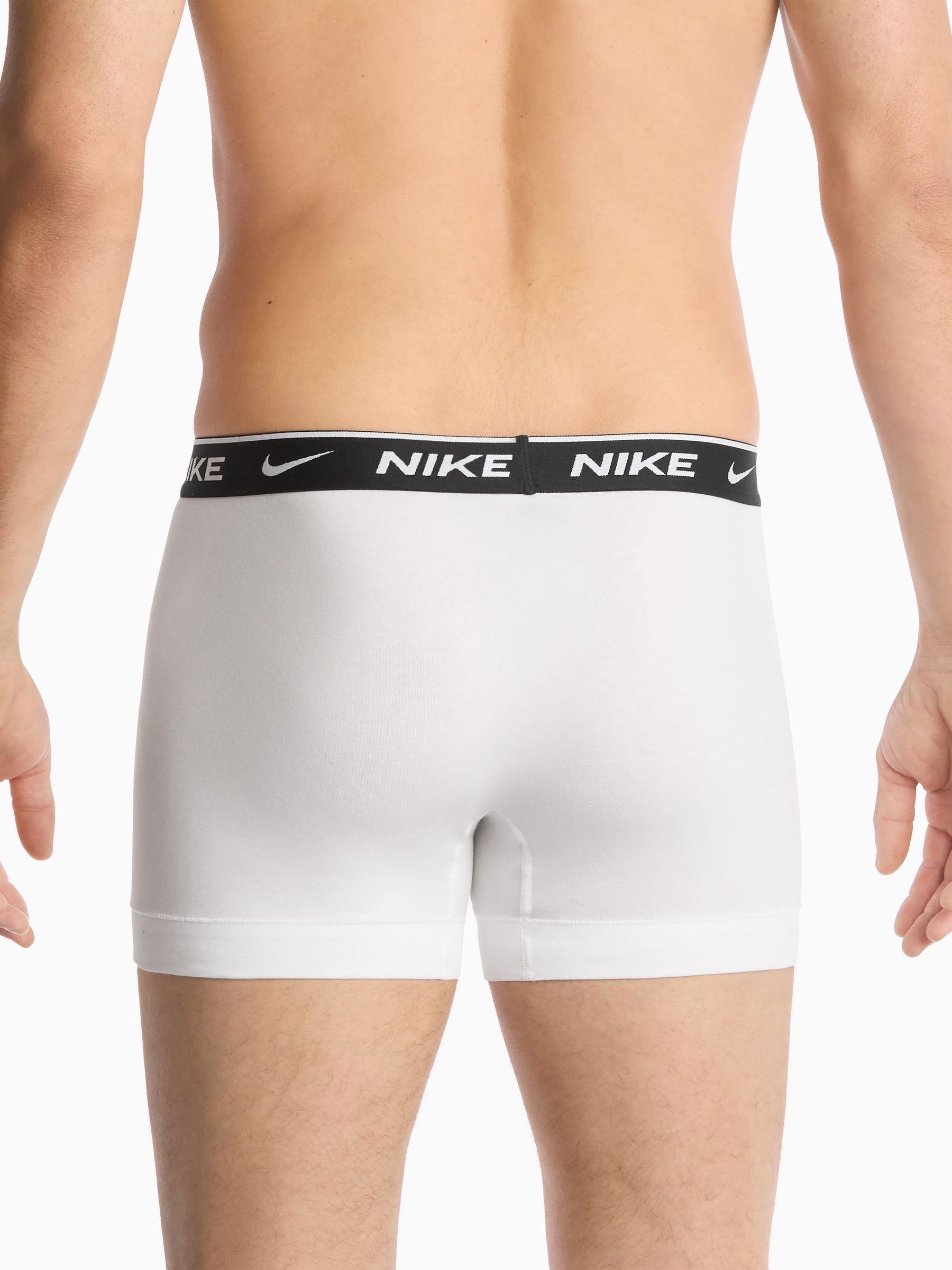 Next：日本 ホワイト - Nike Essential コットン ストレッチ ボクサー