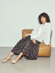 Camel Forever Comfort® Leather Scallop Mary Jane Shoes - Image 3 of 6