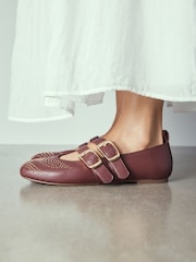 أحمر توتي - أحذية ماري جين مرصعة من تشكيلة Forever Comfort® - Image 4 of 11