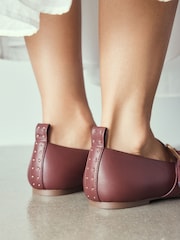 أحمر توتي - أحذية ماري جين مرصعة من تشكيلة Forever Comfort® - Image 5 of 11