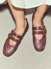 أحمر توتي - أحذية ماري جين مرصعة من تشكيلة Forever Comfort® - Image 6 of 11