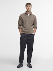 بني فاتح - كنزة صوف بربع سحاب من ®Barbour - صورة 4 من 7