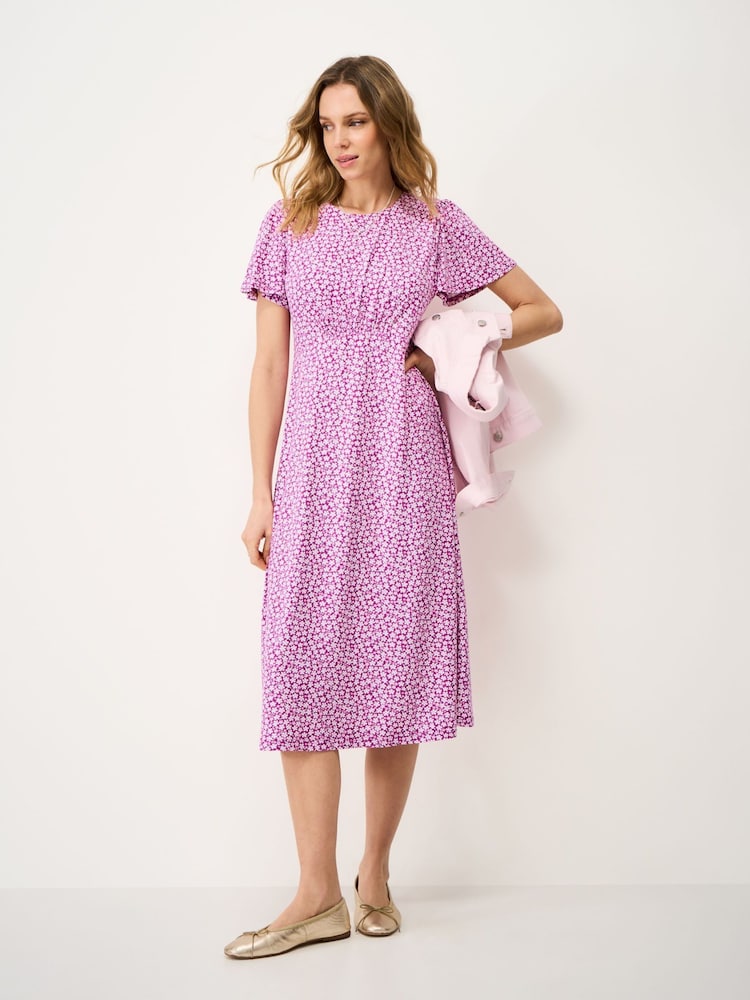 وردي - فستان Jenna من قماش جيرسي بأكمام متطايرة من Crew Clothing - Image 2 of 5