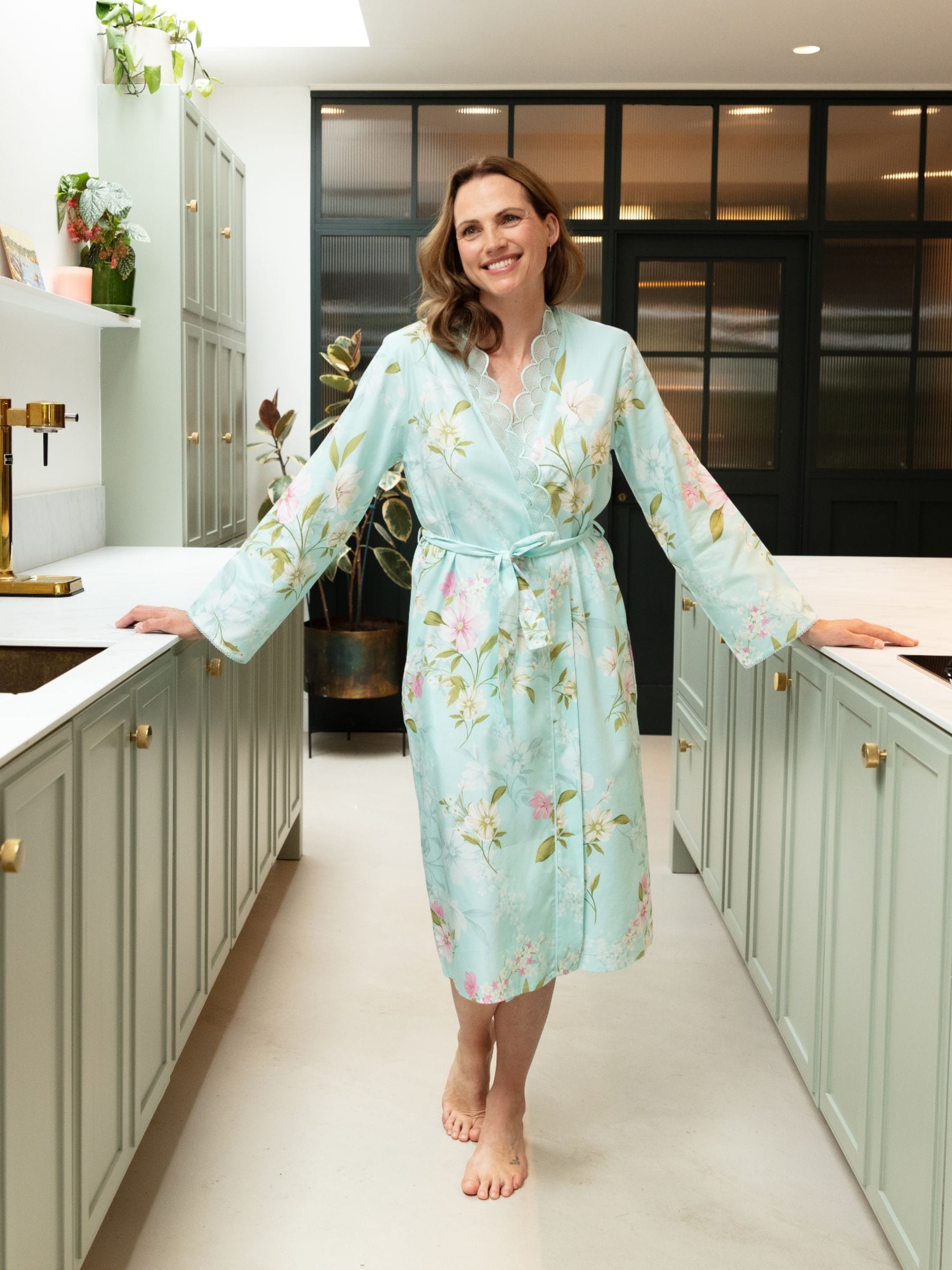Comprar Roupão midi Nora Rose com estampa floral e detalhes em