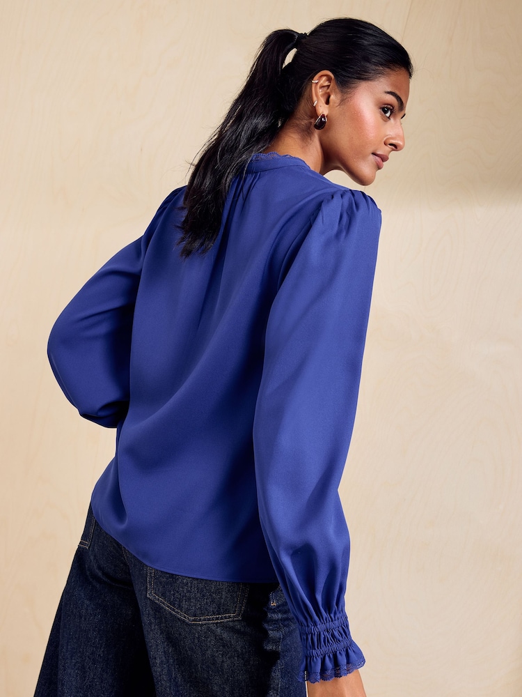 金屬藍 - Friends Like These Lace Trim V-Neck Long Sleeve Blouse - 圖片 4，共 4