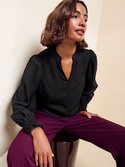 黑色 - Friends Like These Lace Trim V-Neck Long Sleeve Blouse - 圖片 2，共 6