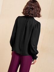 黑色 - Friends Like These Lace Trim V-Neck Long Sleeve Blouse - 圖片 6，共 6