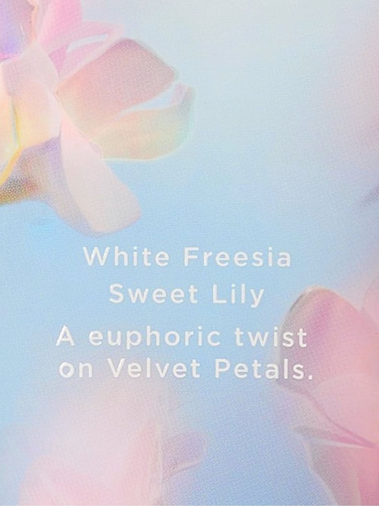 Victoria's Secret Velvet Petals Bliss 236ml Body Lotion - Image 2 of 2